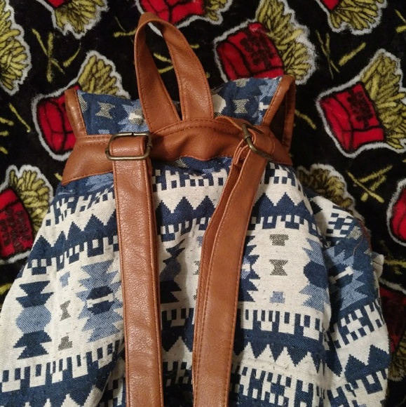 Aztec Backpack - Picture 4 of 4